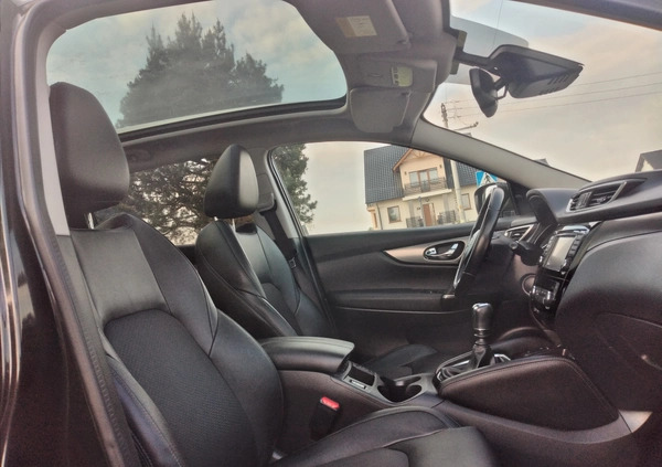 Nissan Qashqai cena 75800 przebieg: 97000, rok produkcji 2018 z Zalewo małe 254
